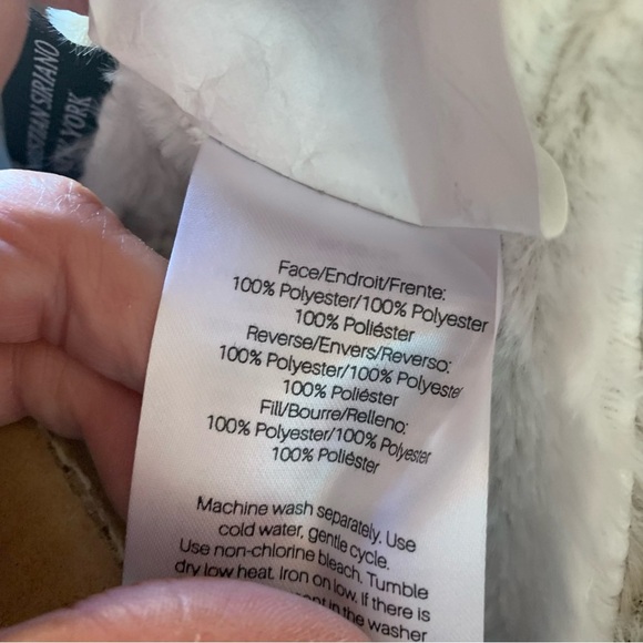 Christian Siriano NY 60 x 70 Oversized Snow Leopard Grey Grey Throw - Picture 7 of 7